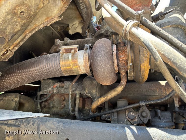 image for item FC5834 1994 International 2574 applicator truck