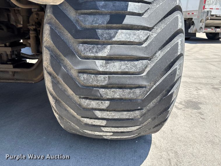 image for item FC5834 1994 International 2574 applicator truck
