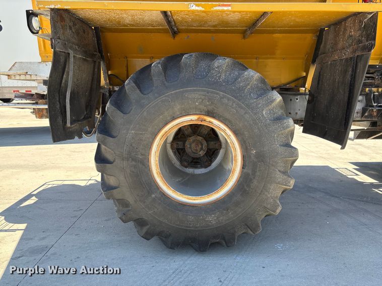 image for item FC5834 1994 International 2574 applicator truck