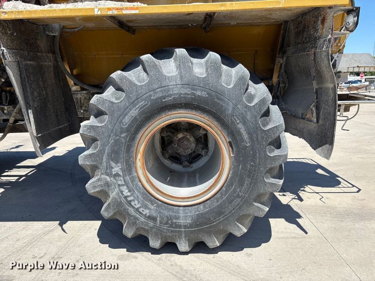 image for item FC5834 1994 International 2574 applicator truck