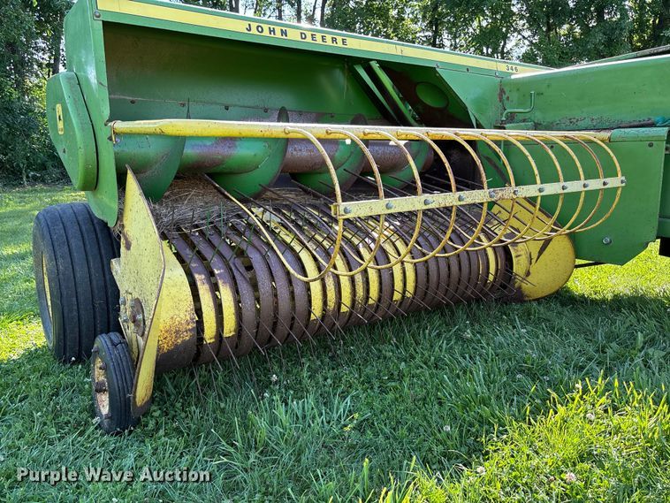 image for item FC5884 John Deere 346 small square baler