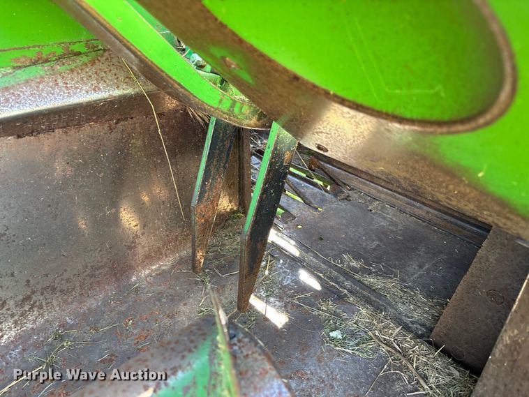 image for item FC5884 John Deere 346 small square baler
