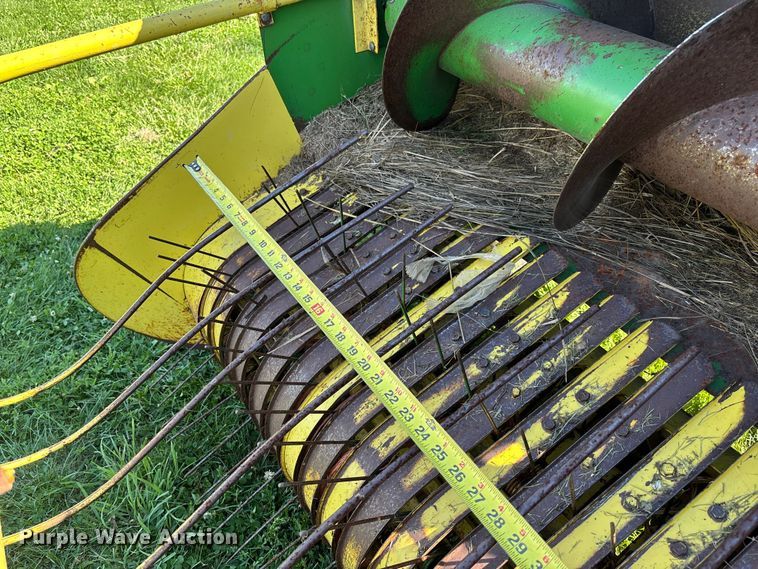 image for item FC5884 John Deere 346 small square baler