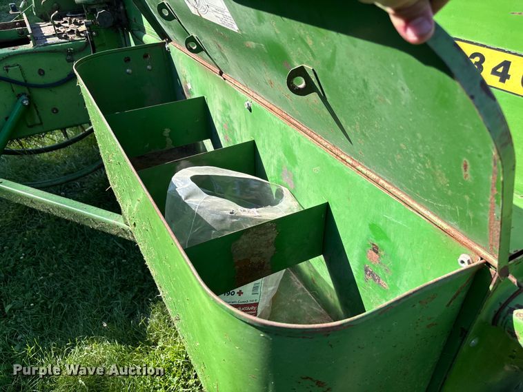 image for item FC5884 John Deere 346 small square baler