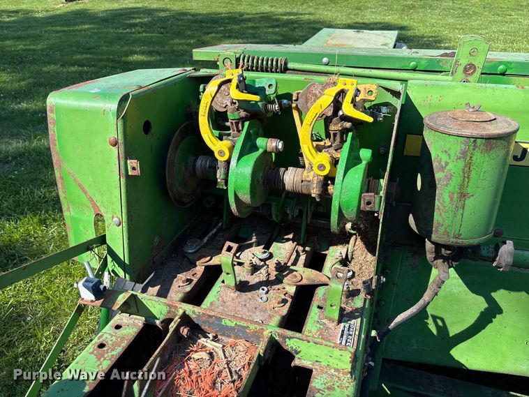 image for item FC5884 John Deere 346 small square baler