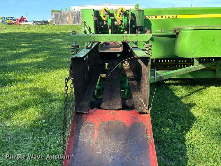 image for item FC5884 John Deere 346 small square baler