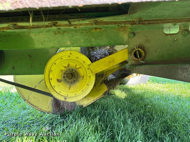 image for item FC5884 John Deere 346 small square baler
