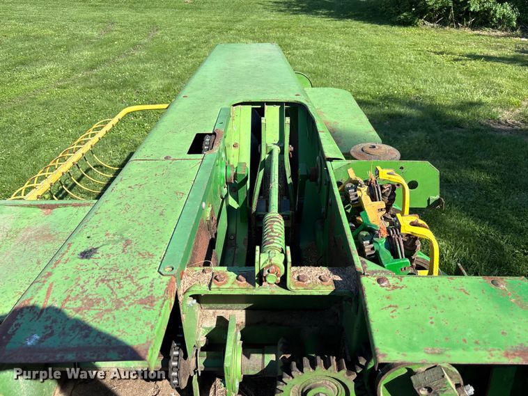 image for item FC5884 John Deere 346 small square baler
