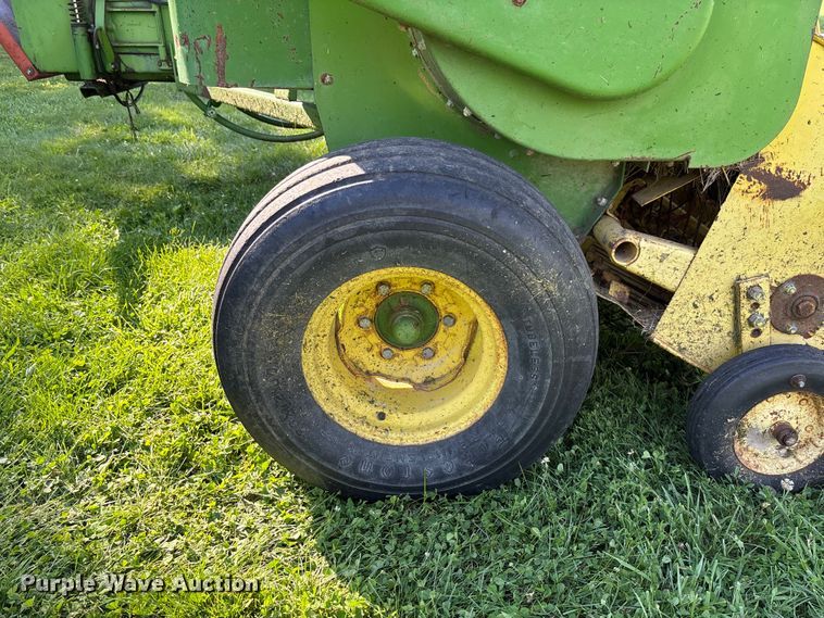 image for item FC5884 John Deere 346 small square baler