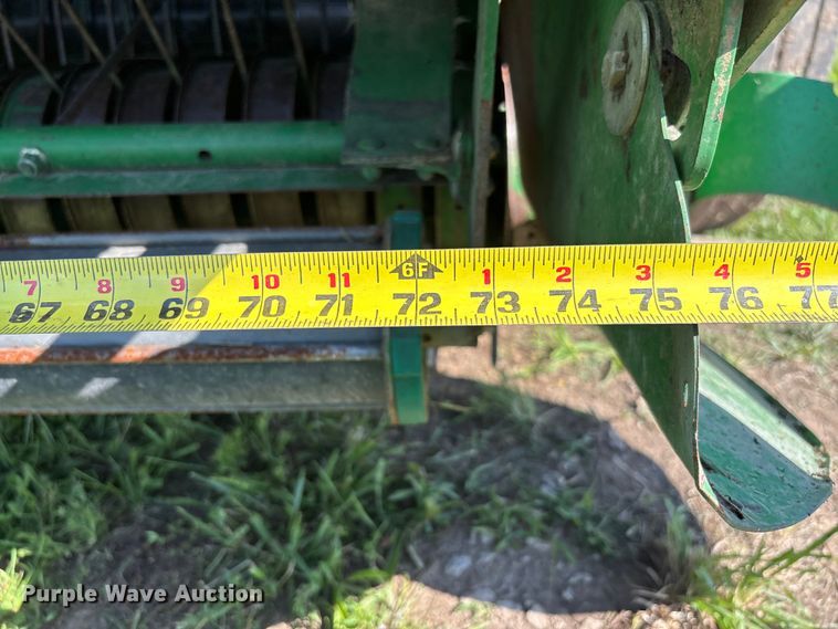 image for item FC5889 2009 John Deere 568 MegaWide Plus round baler
