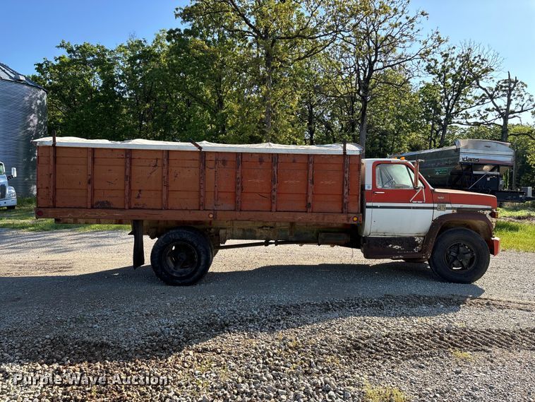 image for item FG0339 1974 Chevrolet C60 grain truck