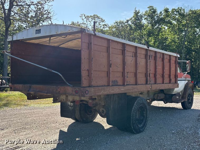 image for item FG0339 1974 Chevrolet C60 grain truck