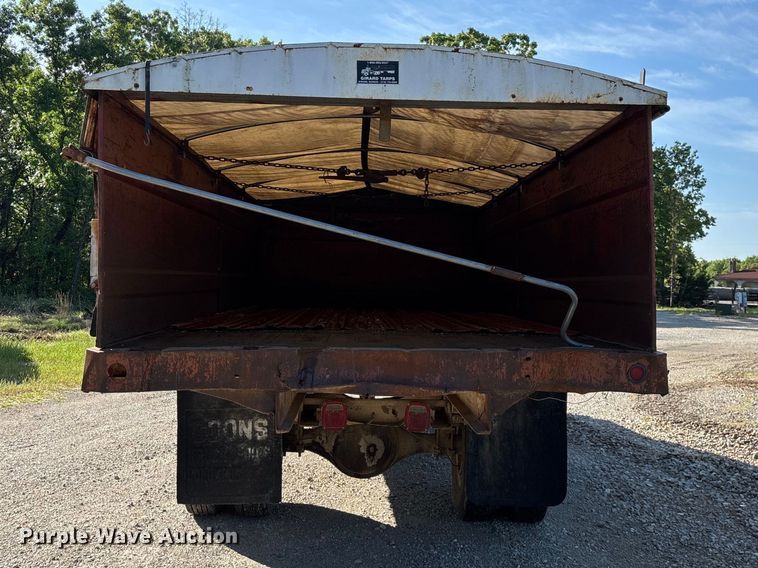 image for item FG0339 1974 Chevrolet C60 grain truck