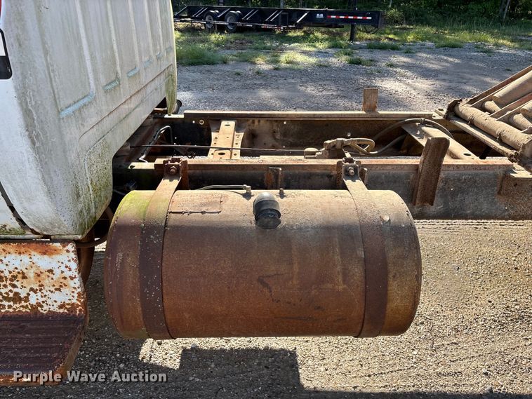 image for item FG0339 1974 Chevrolet C60 grain truck