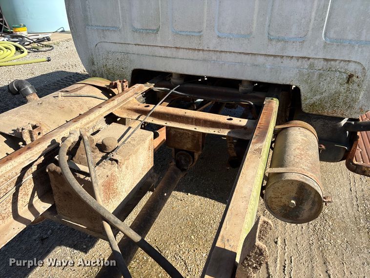 image for item FG0339 1974 Chevrolet C60 grain truck