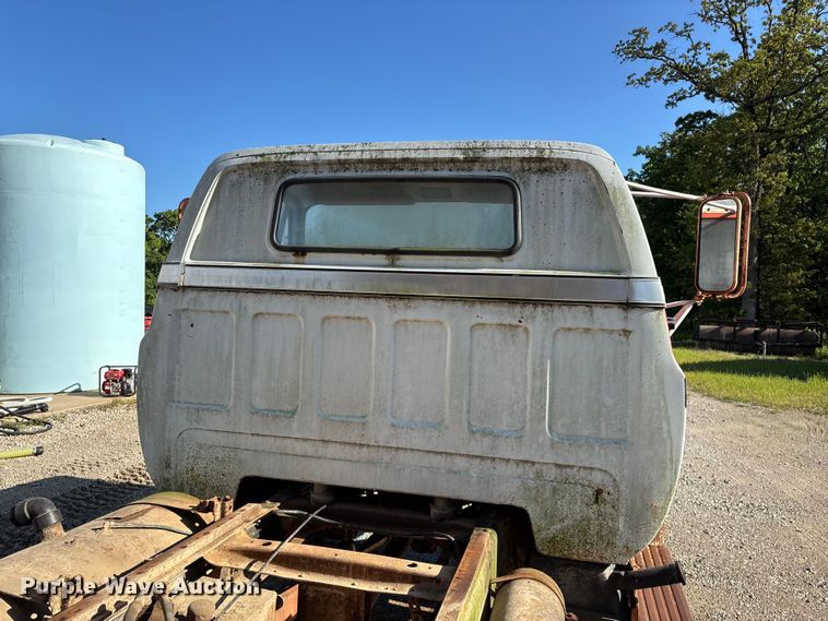 image for item FG0339 1974 Chevrolet C60 grain truck