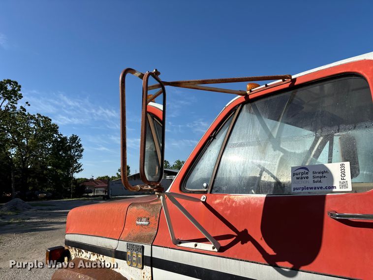 image for item FG0339 1974 Chevrolet C60 grain truck