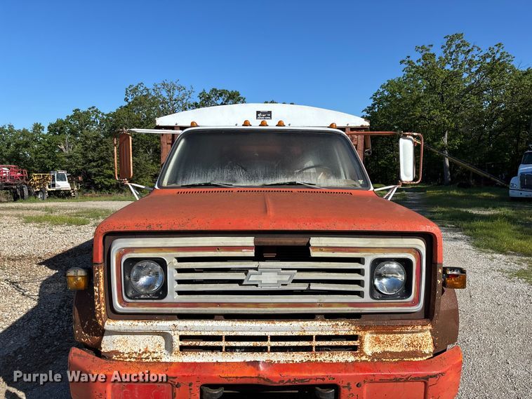 image for item FG0339 1974 Chevrolet C60 grain truck