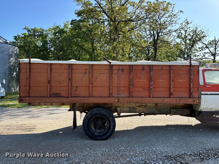 image for item FG0339 1974 Chevrolet C60 grain truck