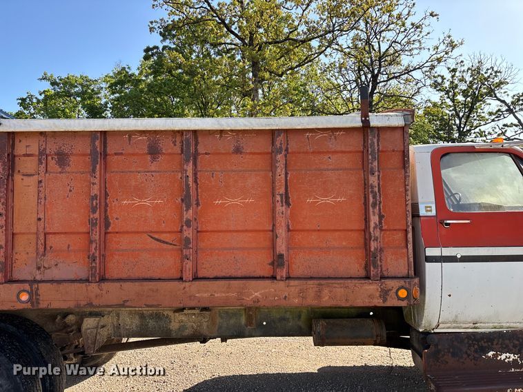 image for item FG0339 1974 Chevrolet C60 grain truck