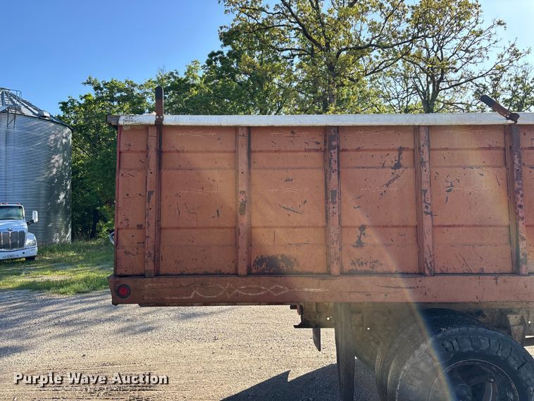 image for item FG0339 1974 Chevrolet C60 grain truck