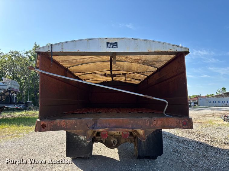 image for item FG0339 1974 Chevrolet C60 grain truck