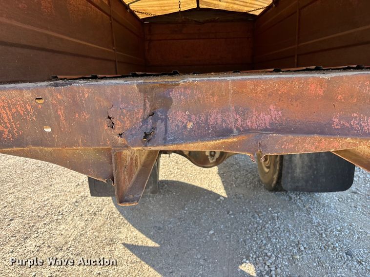 image for item FG0339 1974 Chevrolet C60 grain truck