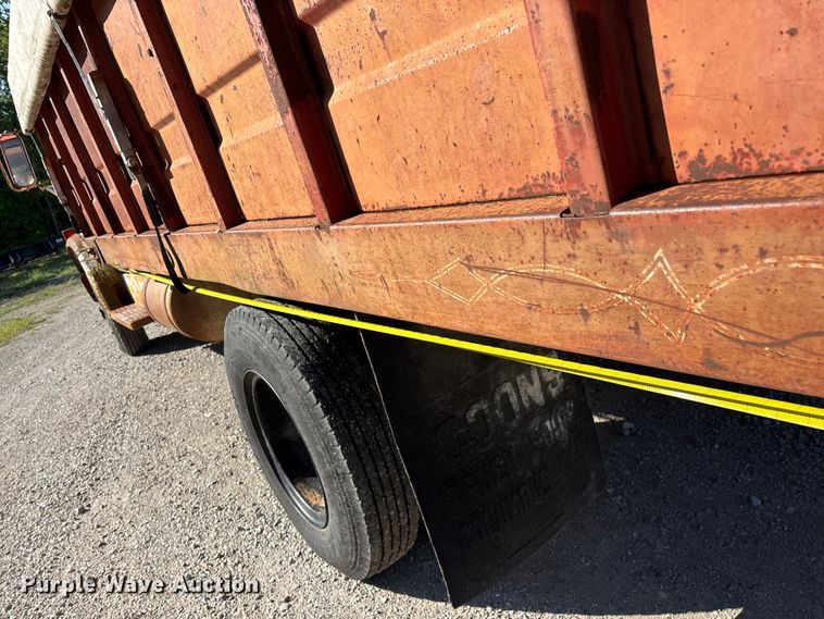 image for item FG0339 1974 Chevrolet C60 grain truck