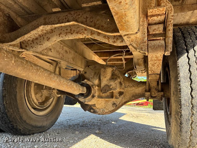 image for item FG0339 1974 Chevrolet C60 grain truck