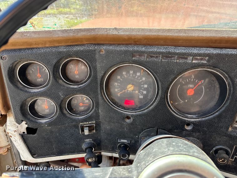 image for item FG0339 1974 Chevrolet C60 grain truck