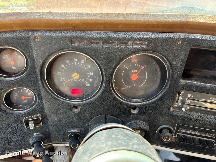 image for item FG0339 1974 Chevrolet C60 grain truck