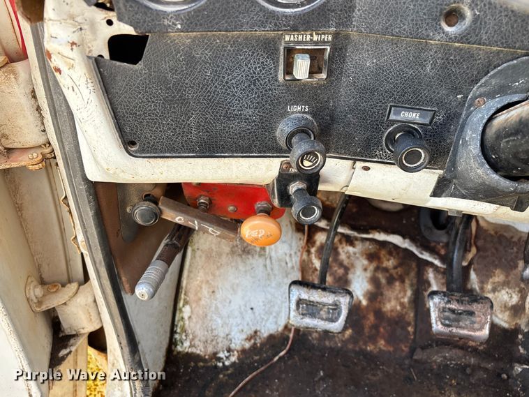 image for item FG0339 1974 Chevrolet C60 grain truck