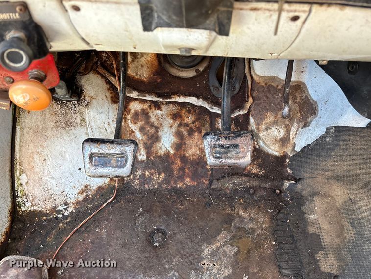 image for item FG0339 1974 Chevrolet C60 grain truck
