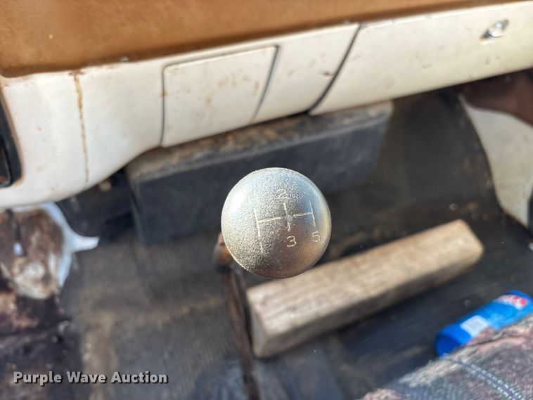 image for item FG0339 1974 Chevrolet C60 grain truck
