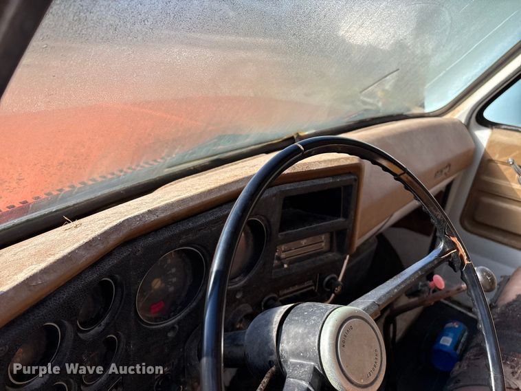 image for item FG0339 1974 Chevrolet C60 grain truck