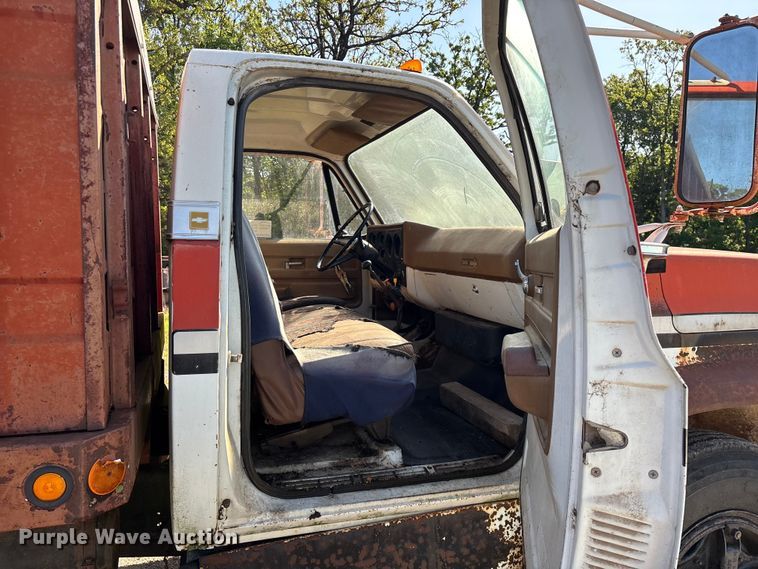 image for item FG0339 1974 Chevrolet C60 grain truck