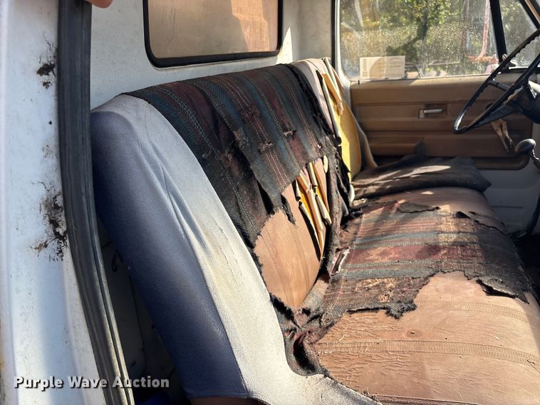 image for item FG0339 1974 Chevrolet C60 grain truck