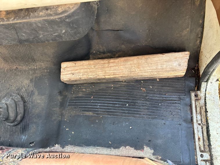 image for item FG0339 1974 Chevrolet C60 grain truck