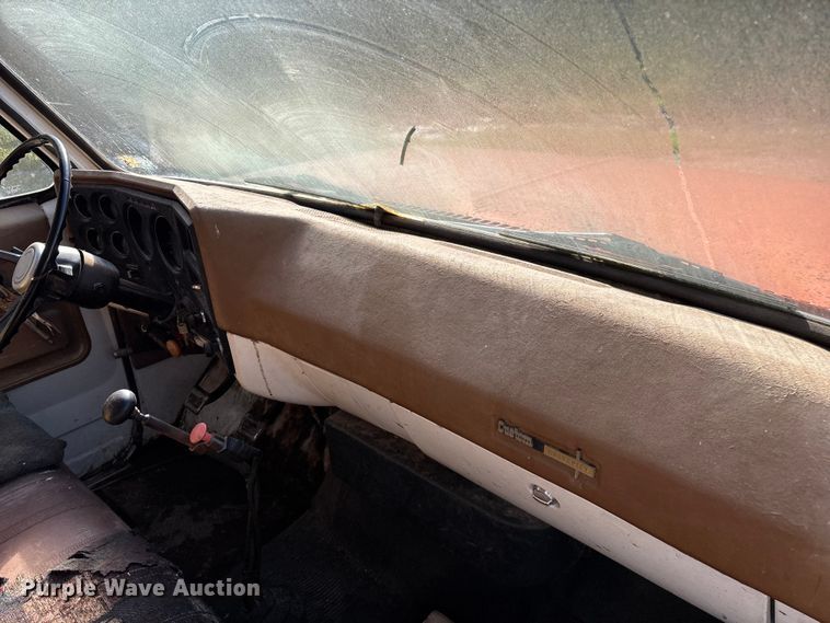 image for item FG0339 1974 Chevrolet C60 grain truck