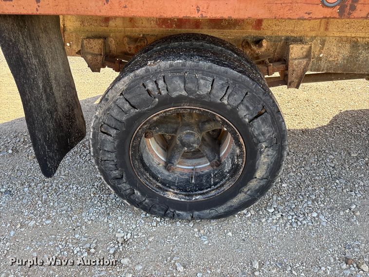 image for item FG0339 1974 Chevrolet C60 grain truck