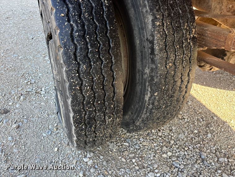 image for item FG0339 1974 Chevrolet C60 grain truck