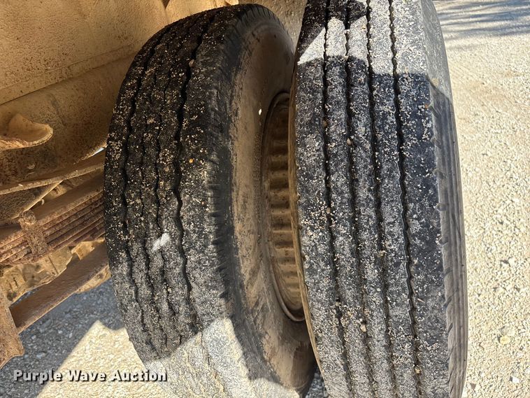image for item FG0339 1974 Chevrolet C60 grain truck