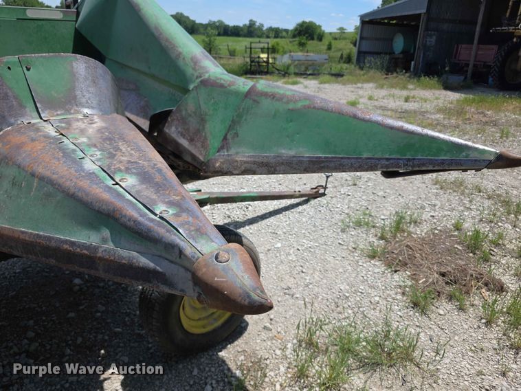image for item FH6122 John Deere E643 corn head