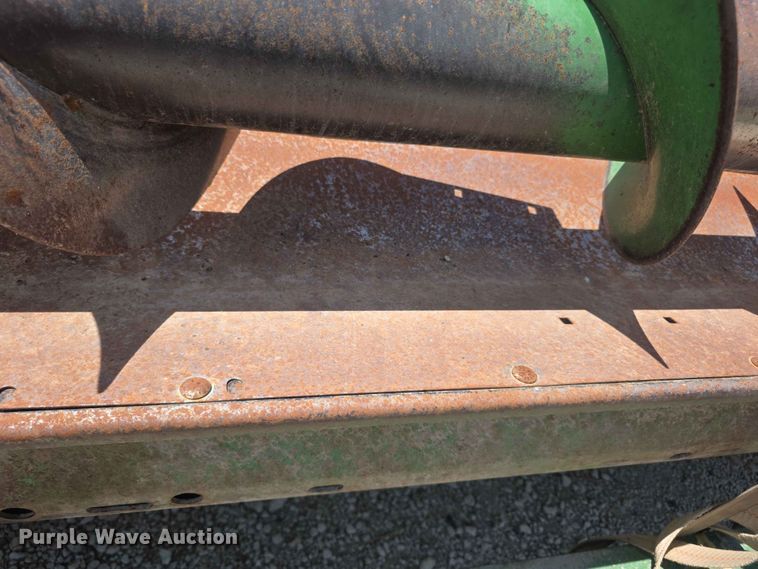image for item FH6122 John Deere E643 corn head