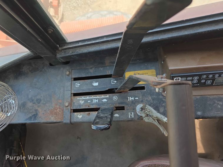 image for item FH6123 Hesston 6450 swather / windrower