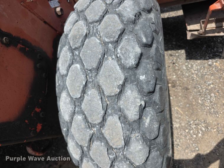 image for item FH6123 Hesston 6450 swather / windrower
