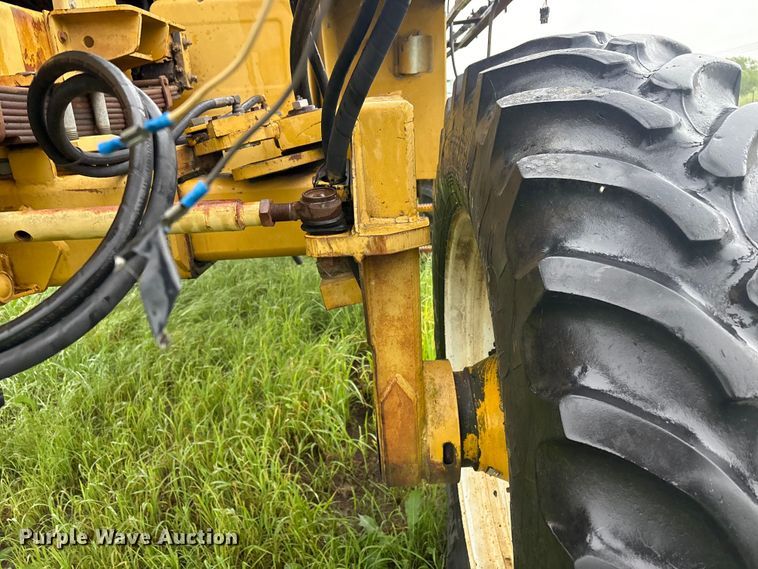 image for item FI0186 Ag-Chem RoGator 664 sprayer