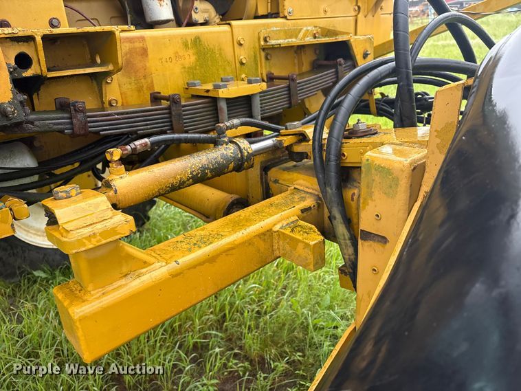image for item FI0186 Ag-Chem RoGator 664 sprayer