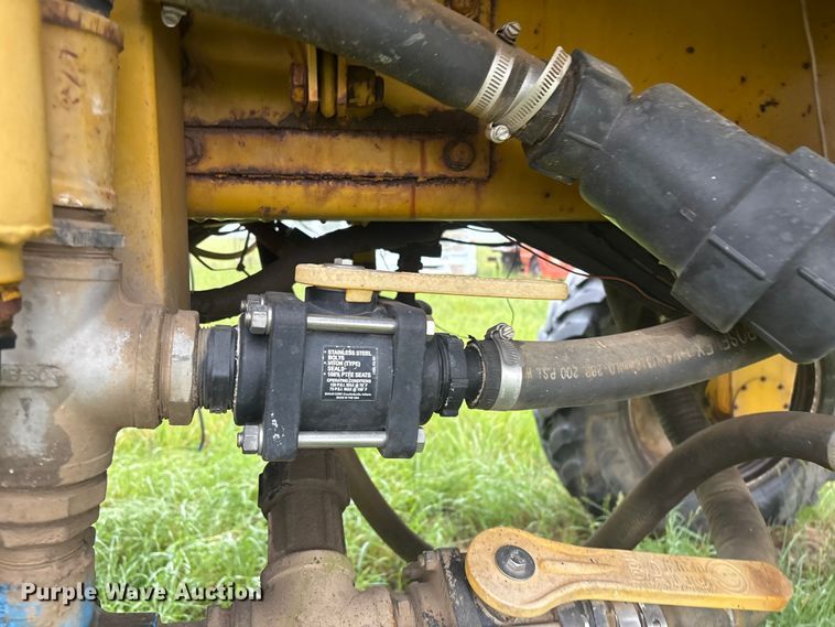 image for item FI0186 Ag-Chem RoGator 664 sprayer