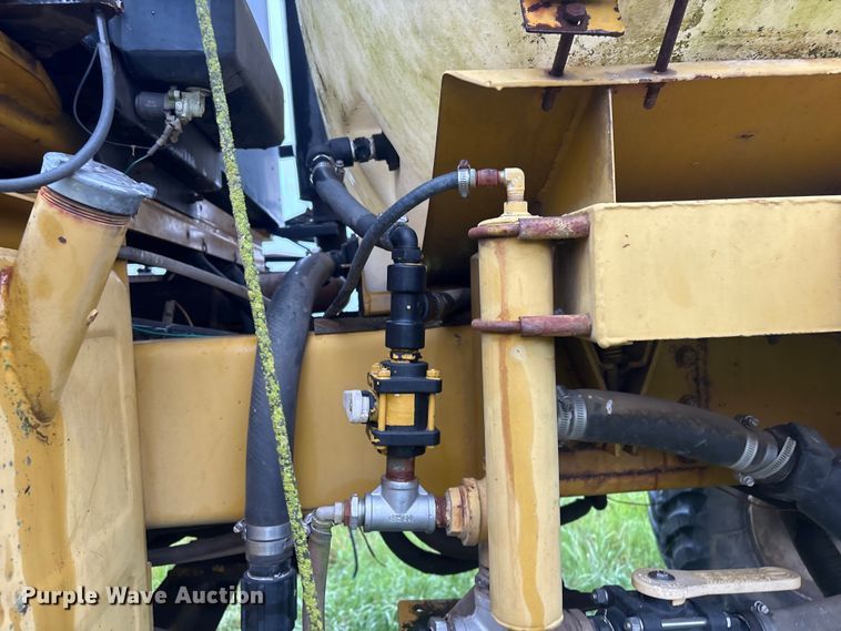 image for item FI0186 Ag-Chem RoGator 664 sprayer